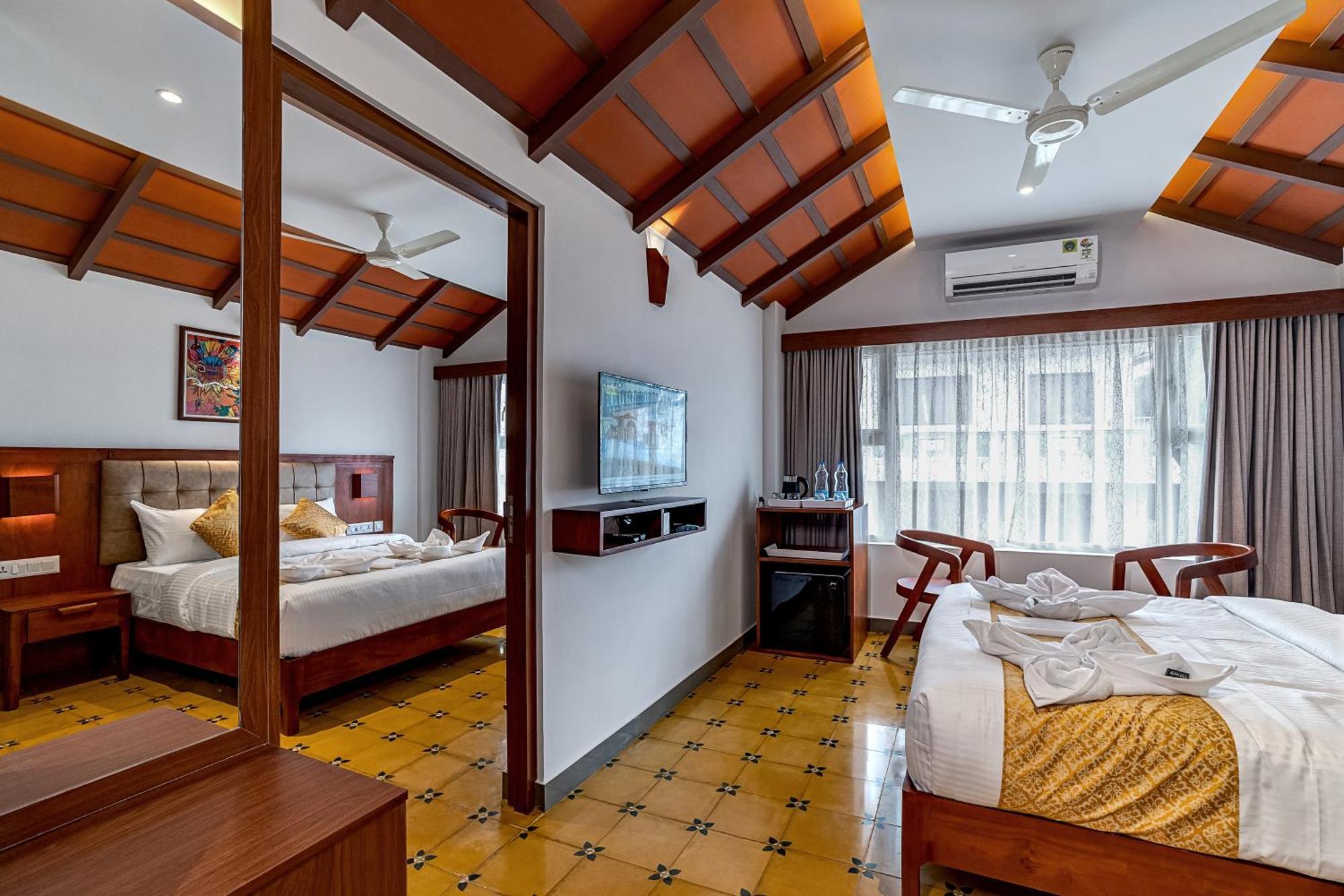 Palcastle Regency Hotel Palakkad Bagian luar foto