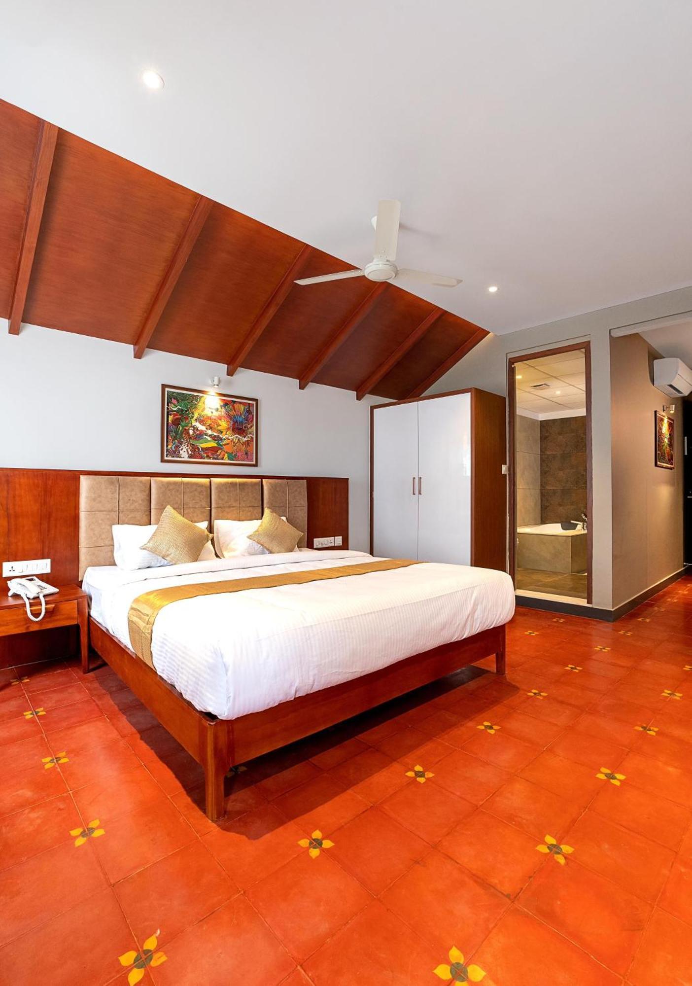 Palcastle Regency Hotel Palakkad Bagian luar foto